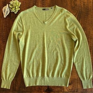 Murano | Light Green Pull Over Lightweight V-Neck 100% Merino Wool Italy, Size M
